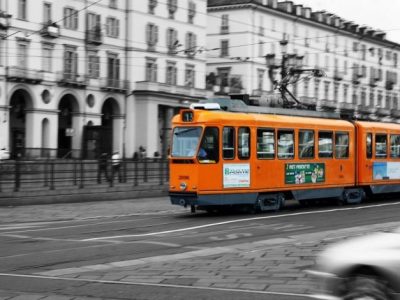 Torino-dice-addio-agli-storici-tram-arancioni